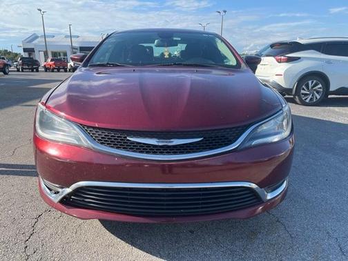 Photo 1 of 3 of 2015 Chrysler 200 Limited