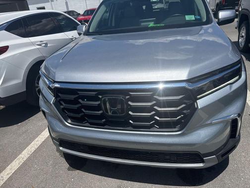 Lunar Silver Metallic 2024 Honda Pilot EX-L