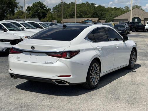 White Pearl 2024 Lexus ES 350 Luxury