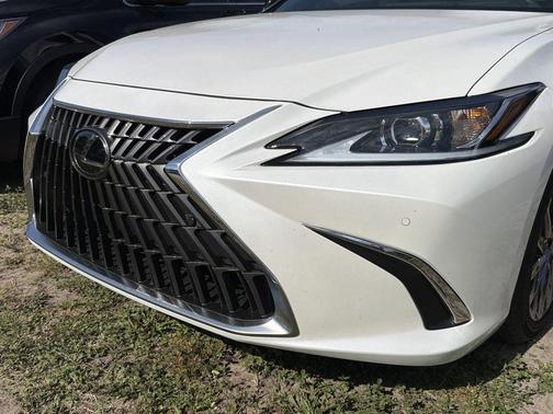 White Pearl 2024 Lexus ES 350 Luxury