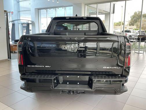 2025 GMC Sierra EV Denali
