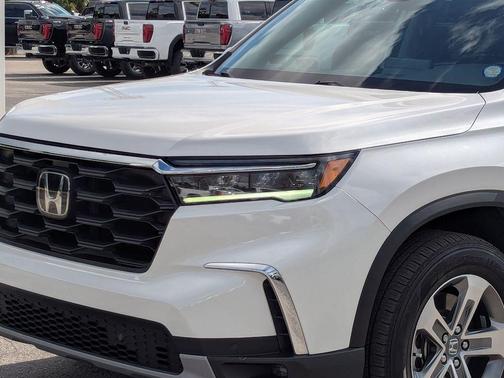 2023 Honda Pilot EX-L 8-Passenger