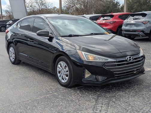 2019 Hyundai ELANTRA SE