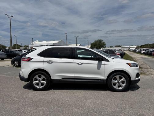 Oxford White 2020 Ford Edge SE