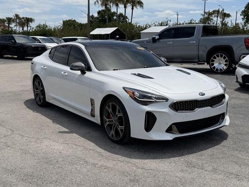 Snow White Pearl 2020 Kia Stinger GT1