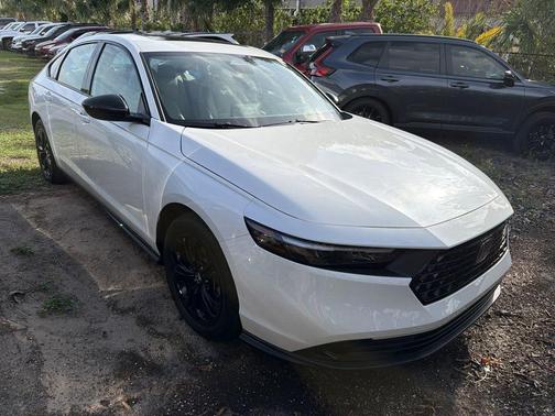 Platinum White Pearl 2025 Honda Accord SE