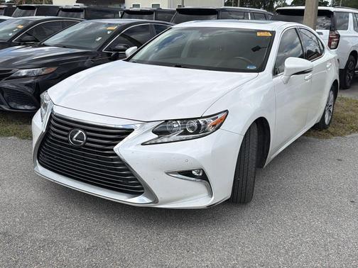 White Pearl 2017 Lexus ES 350 Base