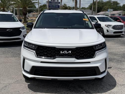 Glacial White Pearl 2022 Kia Sorento S