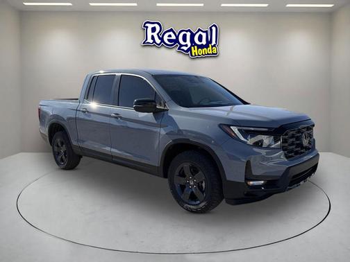 Sonic Gray Pearl 2026 Honda Ridgeline TrailSport+