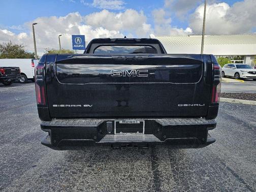 2025 GMC Sierra EV Denali