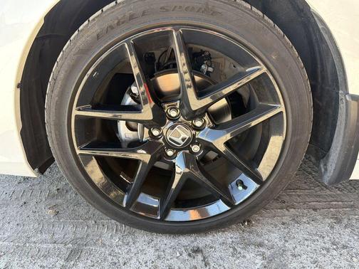 Platinum White Pearl 2024 Honda Civic Sport