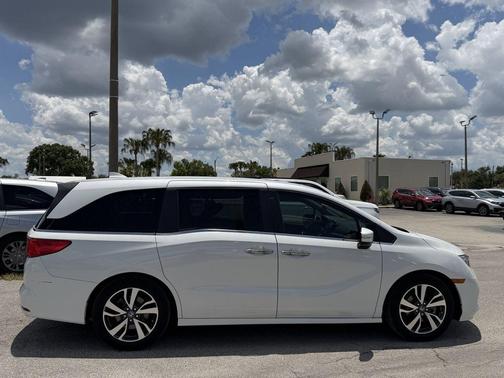 Platinum White Pearl 2023 Honda Odyssey Touring