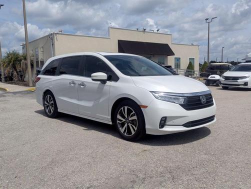 Platinum White Pearl 2023 Honda Odyssey Touring
