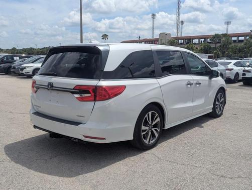 Platinum White Pearl 2023 Honda Odyssey Touring
