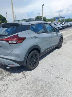 Boulder Gray Metallic 2024 Nissan Kicks SR