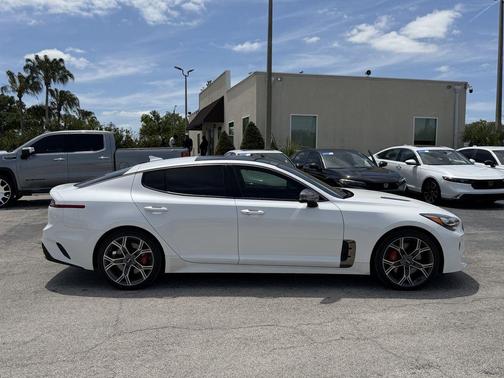 Snow White Pearl 2020 Kia Stinger GT1