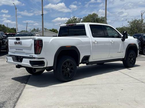 Summit White 2026 GMC Sierra 2500 AT4