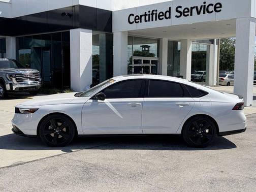 Platinum White Pearl 2024 Honda Accord Hybrid Sport-L