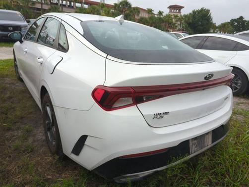 Glacial White Pearl 2021 Kia K5 LXS