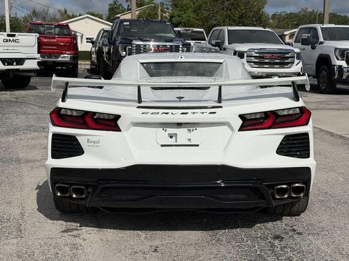 Arctic White 2025 Chevrolet Corvette Stingray w/2LT
