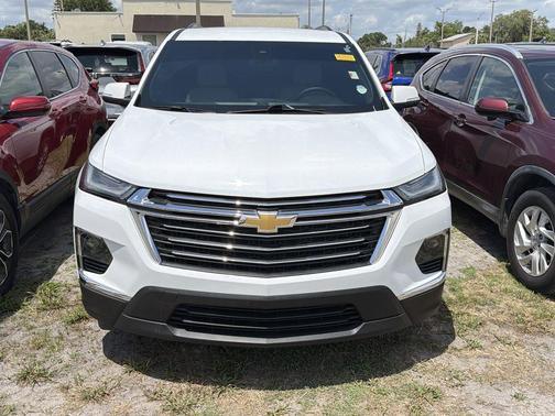 Summit White 2023 Chevrolet Traverse LT Cloth