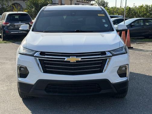Summit White 2023 Chevrolet Traverse LT Cloth