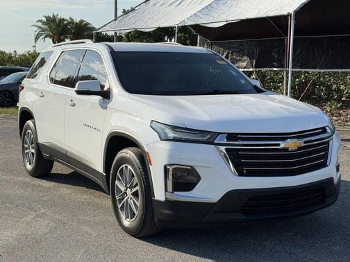 Summit White 2023 Chevrolet Traverse LT Cloth