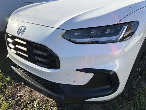 Platinum White Pearl 2024 Honda HR-V Sport