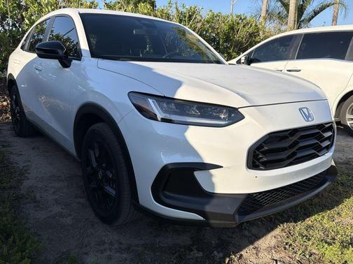 Platinum White Pearl 2024 Honda HR-V Sport