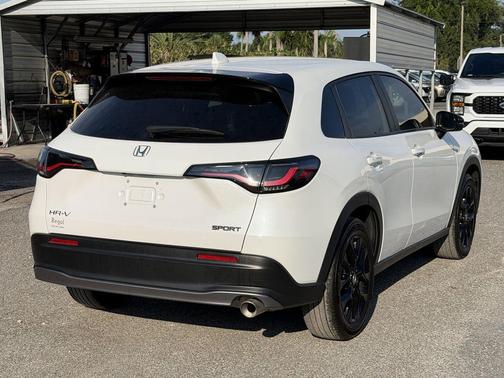 Platinum White Pearl 2024 Honda HR-V Sport