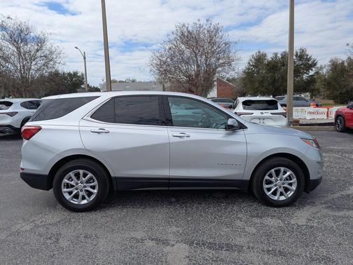 Silver Ice Metallic 2018 Chevrolet Equinox 1LT