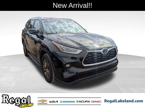 2023 Toyota Highlander Hybrid Bronze Edition