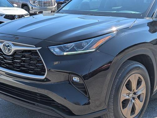 2023 Toyota Highlander Hybrid Bronze Edition