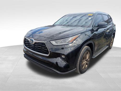 2023 Toyota Highlander Hybrid Bronze Edition