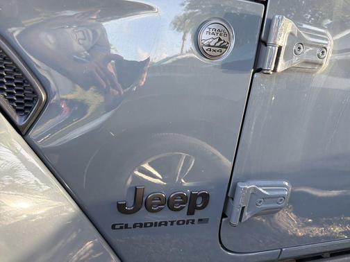Anvil Clearcoat 2025 Jeep Gladiator Sport