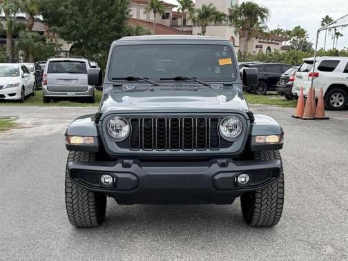 Anvil Clearcoat 2025 Jeep Gladiator Sport