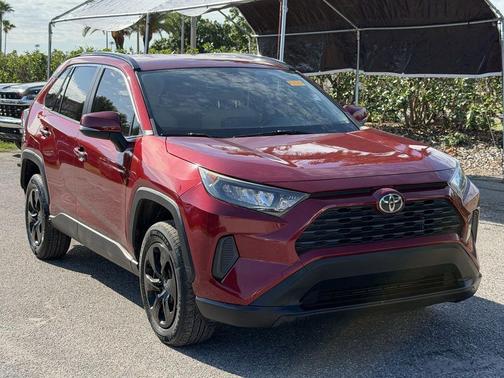 Pearl 2019 Toyota RAV4 LE