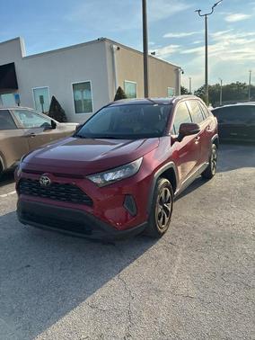 Pearl 2019 Toyota RAV4 LE