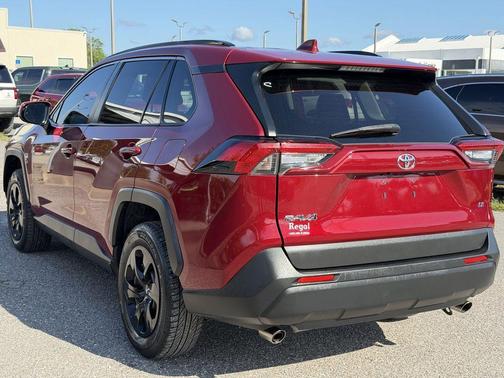 Pearl 2019 Toyota RAV4 LE