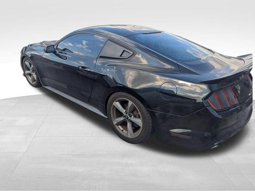 2016 Ford Mustang V6