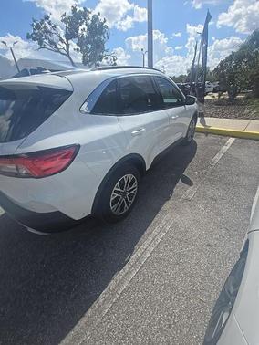 Star White 2022 Ford Escape SEL