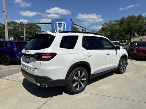 2025 Honda Pilot Touring
