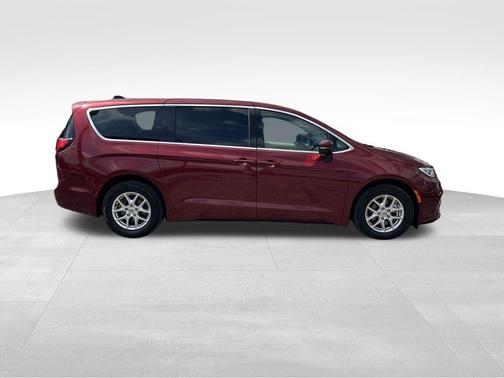 2023 Chrysler Pacifica Touring-L