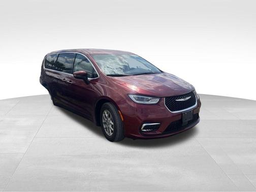 2023 Chrysler Pacifica Touring-L