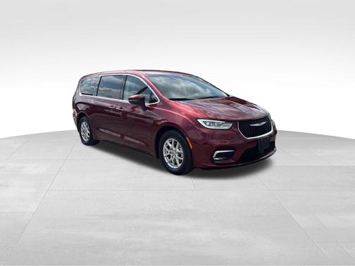 2023 Chrysler Pacifica Touring-L