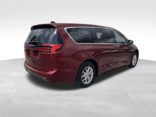 2023 Chrysler Pacifica Touring-L