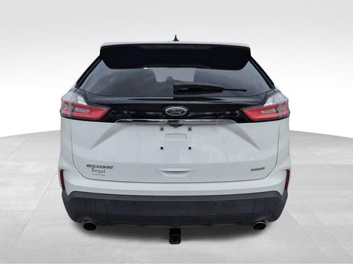 2020 Ford Edge SE