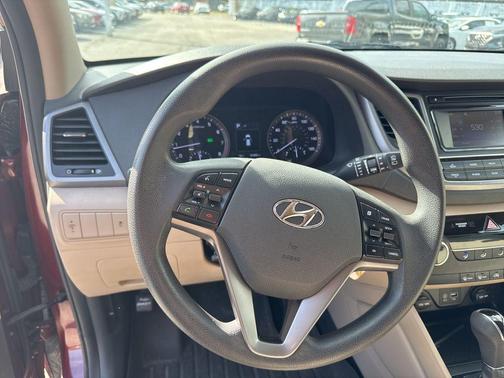 2016 Hyundai TUCSON SE