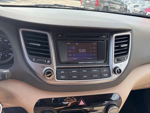 2016 Hyundai TUCSON SE