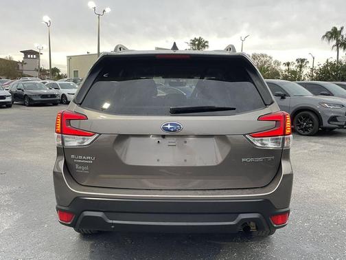 Brilliant Bronze Metallic 2024 Subaru Forester Premium